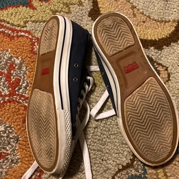 Levi canvas low cut tennis. - Picture 5 of 6